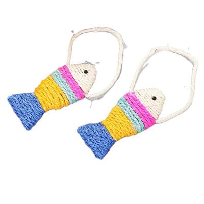 New interesting small lanyard fish shape sisal scratch resistant cat claw toy